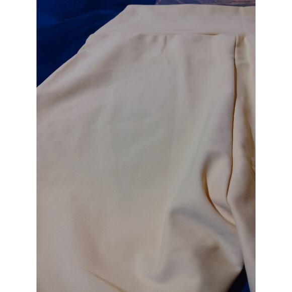 New Skatie Biker Cut Shorts Buttercup Size  L athletic gym casual Deigned Venice - Picture 7 of 9